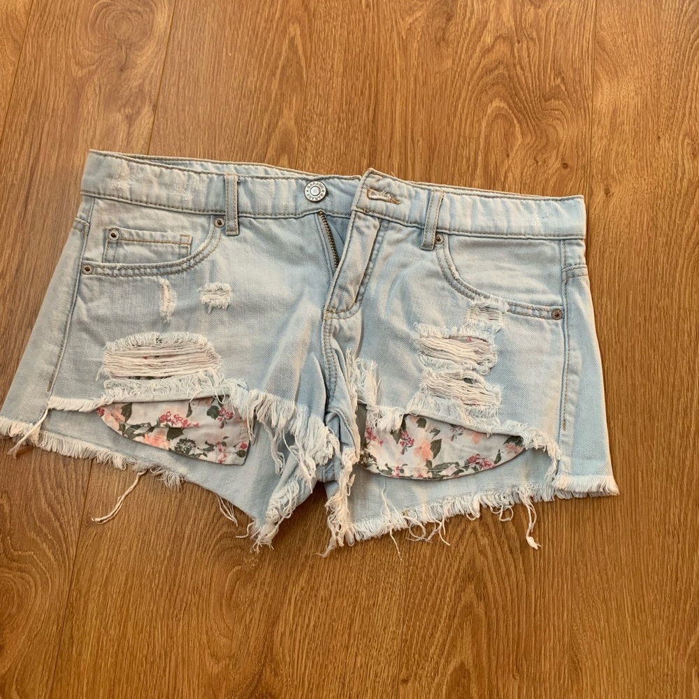 Garage jean short distressed size 3